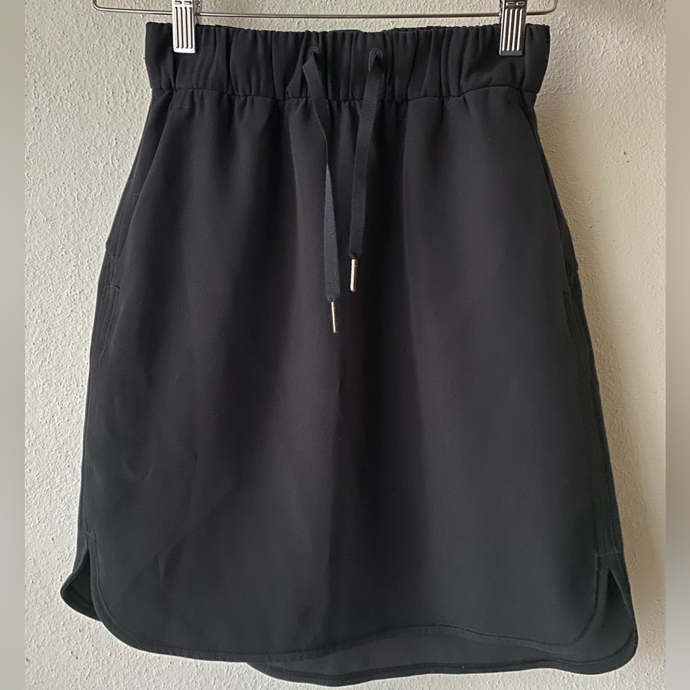 Lululemon on the go skirt size 2